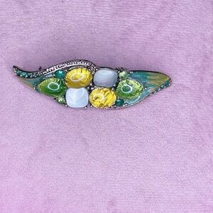 469. Modern Enamel Green Leaf Brooch